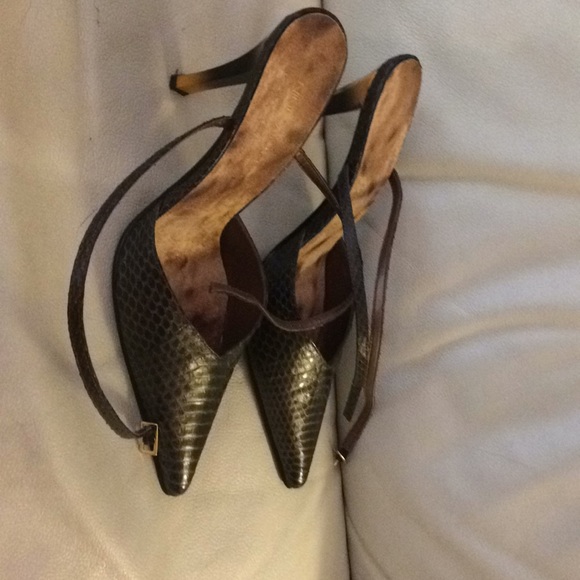 Nine West black snake print heels w/ gold heel - Picture 2 of 3